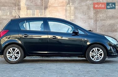 Хэтчбек Opel Corsa 2012 в Николаеве