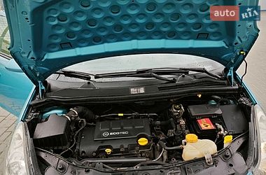 Хэтчбек Opel Corsa 2010 в Ременове