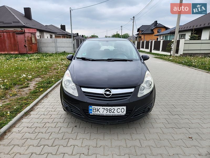 Хэтчбек Opel Corsa 2008 в Ровно