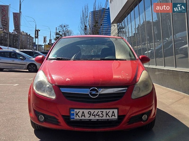 Хэтчбек Opel Corsa 2006 в Киеве