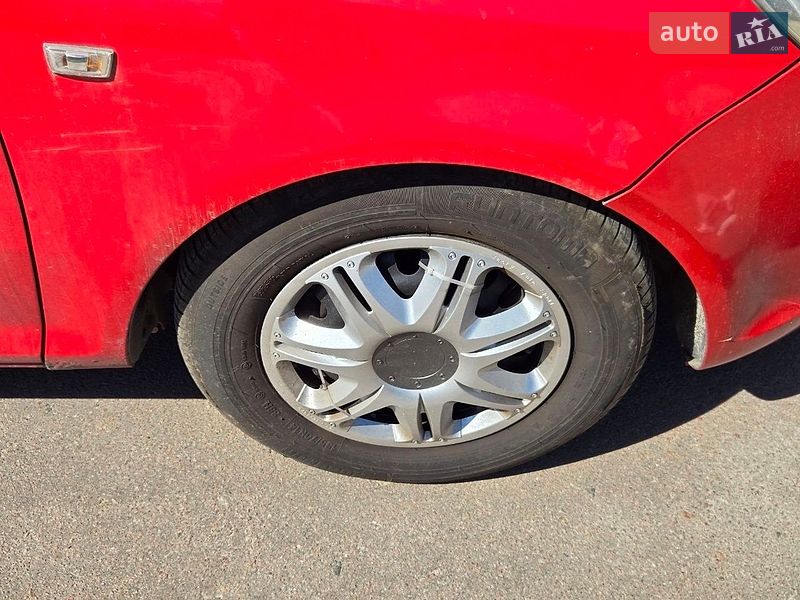 Хэтчбек Opel Corsa 2006 в Киеве