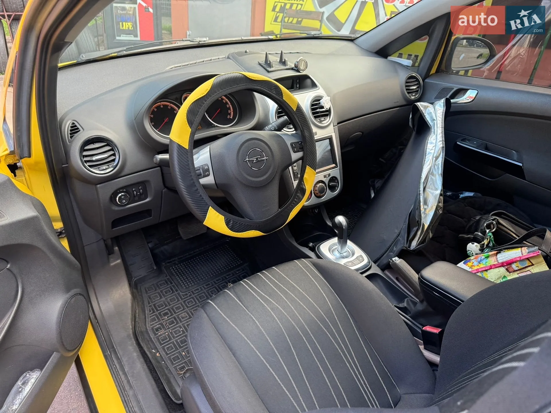 2010 Opel Corsa - мініатюра 11