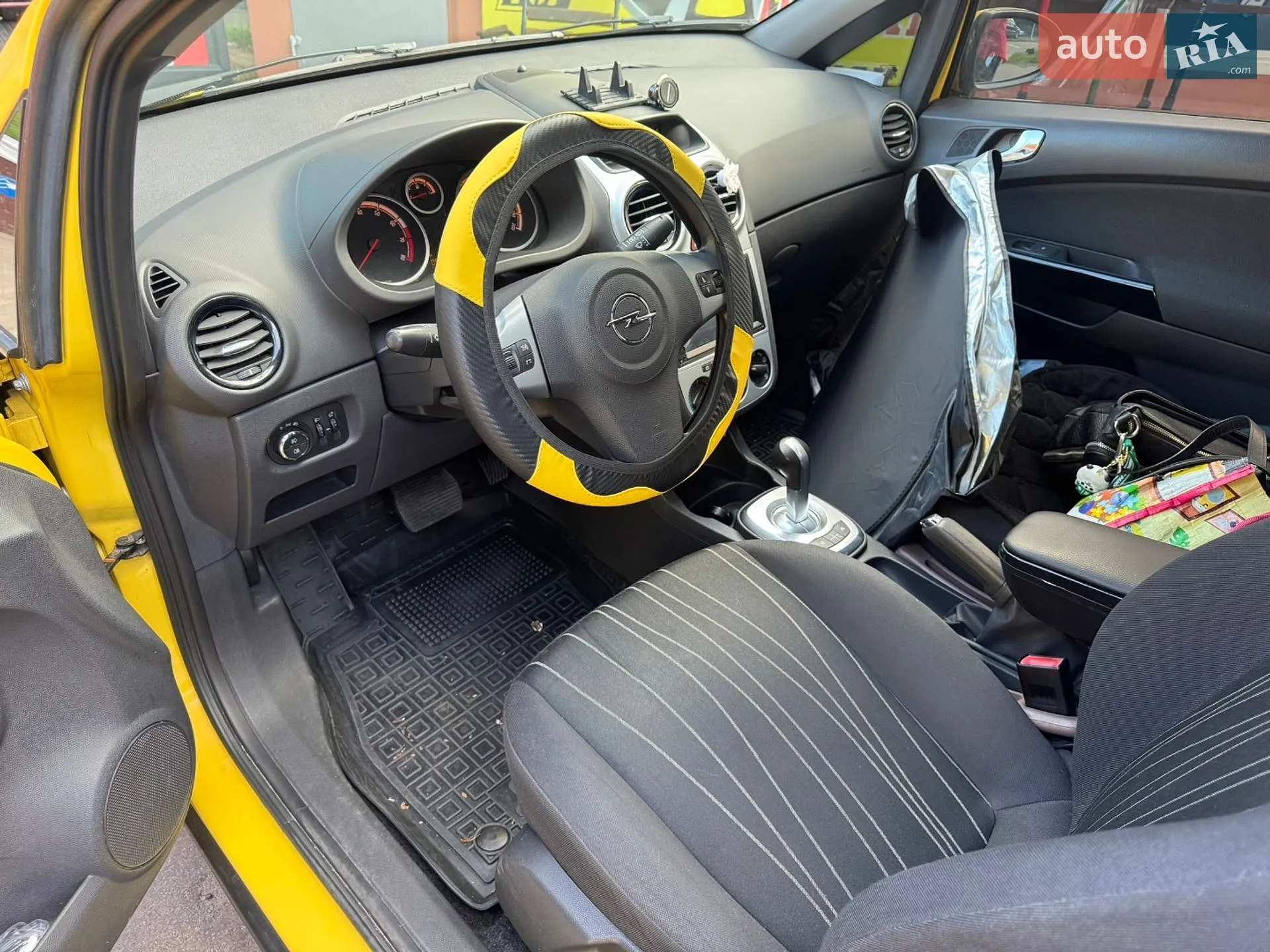 2010 Opel Corsa - мініатюра 12
