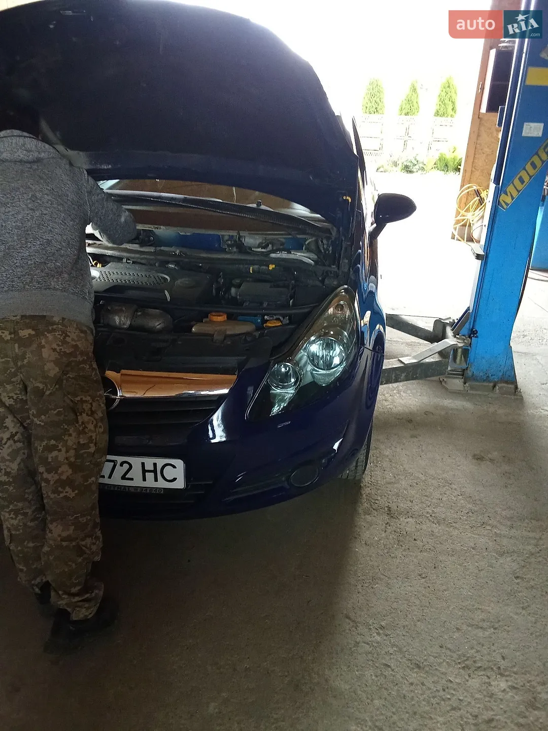 2010 Opel Corsa - мініатюра 2