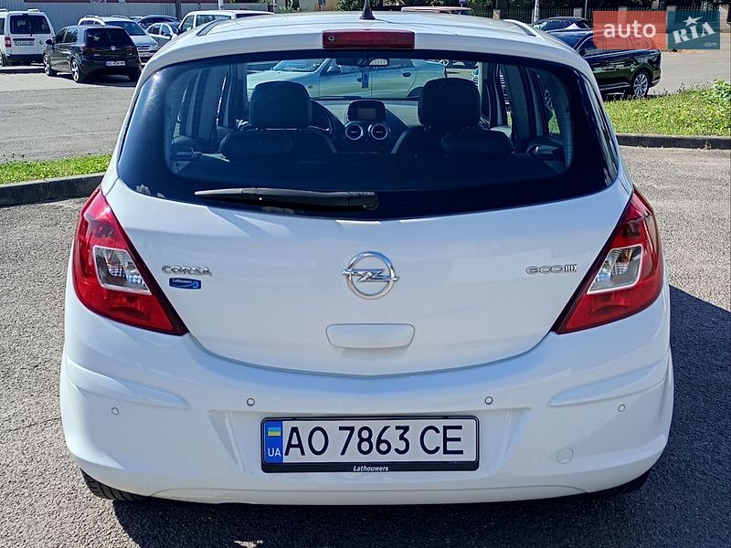 Хэтчбек Opel Corsa 2012 в Сваляве