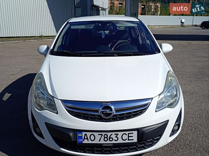 Хэтчбек Opel Corsa 2012 в Сваляве