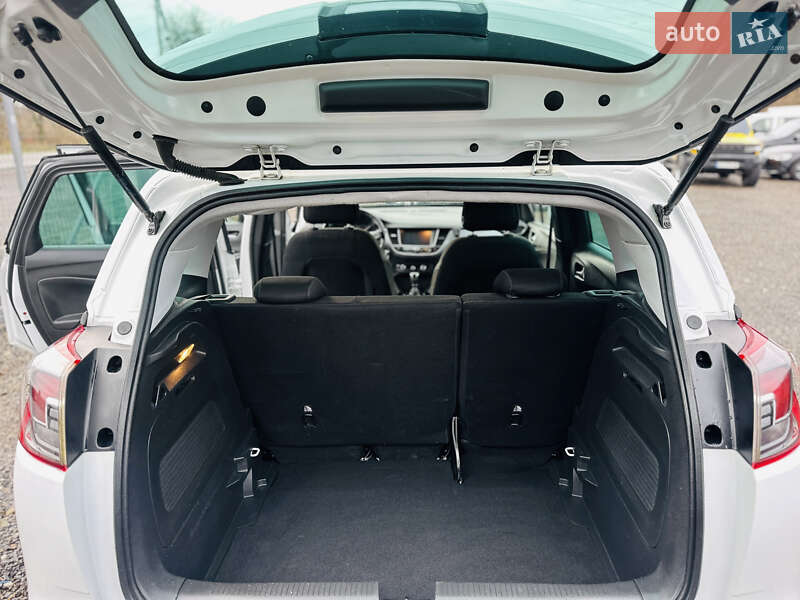 Позашляховик / Кросовер Opel Crossland X 2020 в Іршаві