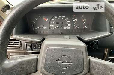 Позашляховик / Кросовер Opel Frontera 1995 в Кривому Розі