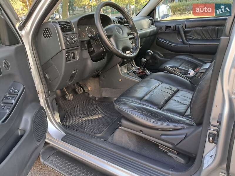 Позашляховик / Кросовер Opel Frontera 2001 в Києві