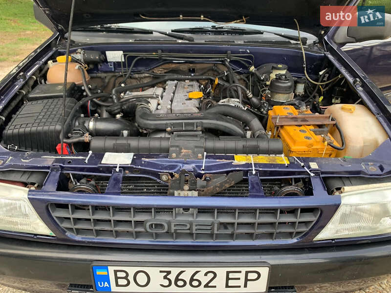 Позашляховик / Кросовер Opel Frontera 1995 в 