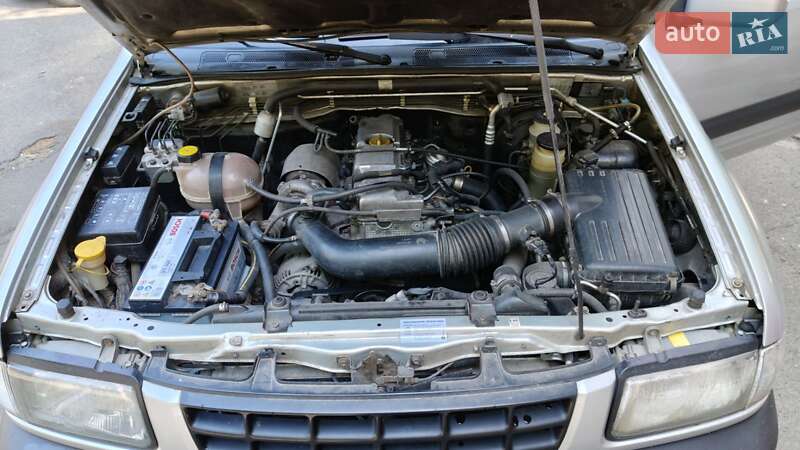 Позашляховик / Кросовер Opel Frontera 2001 в Одесі