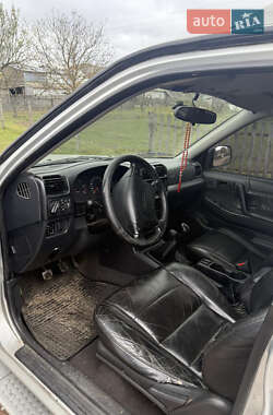 Внедорожник / Кроссовер Opel Frontera 2001 в 
