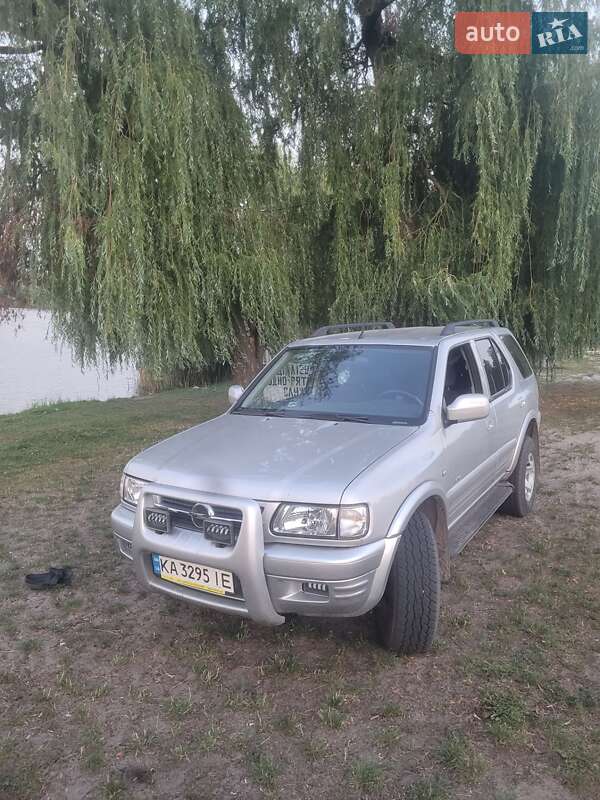 Opel Frontera 2003