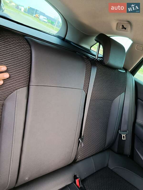 Универсал Opel Insignia Country Tourer 2015 в Голобах