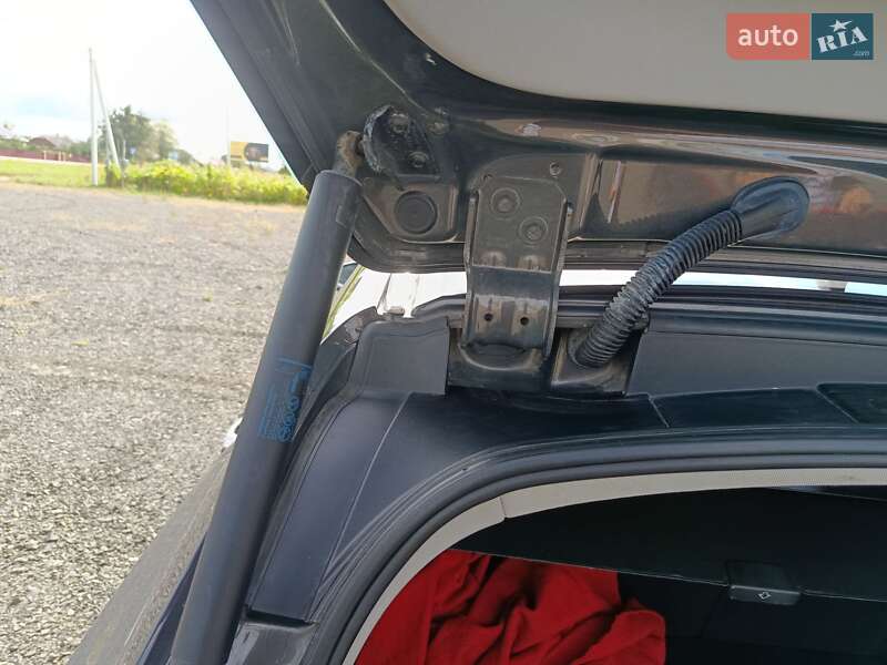 Универсал Opel Insignia Country Tourer 2015 в Голобах