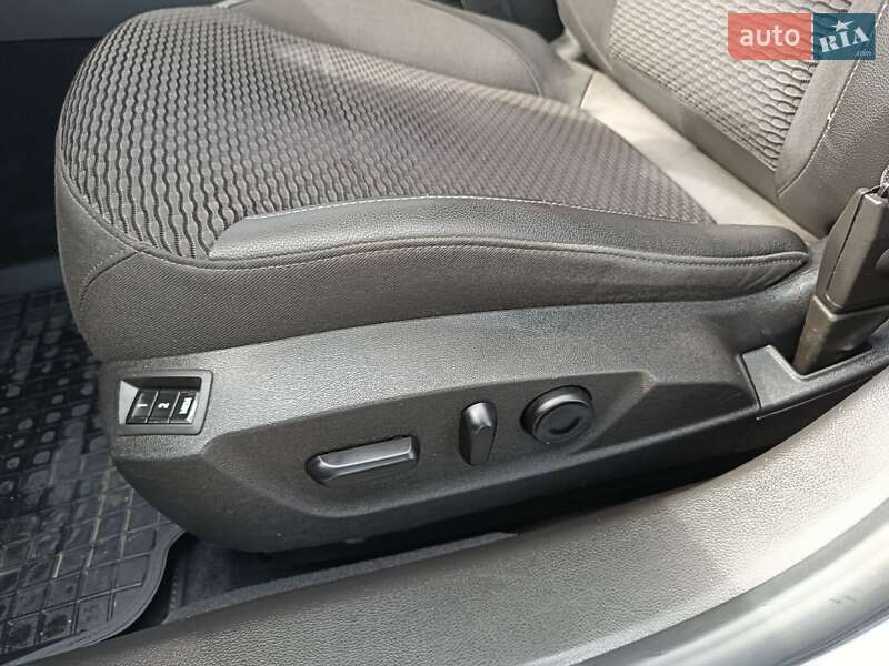 Универсал Opel Insignia Country Tourer 2015 в Голобах