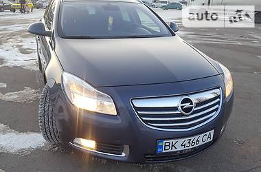 Универсал Opel Insignia 2011 в Ровно