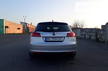 Универсал Opel Insignia 2011 в Рокитном