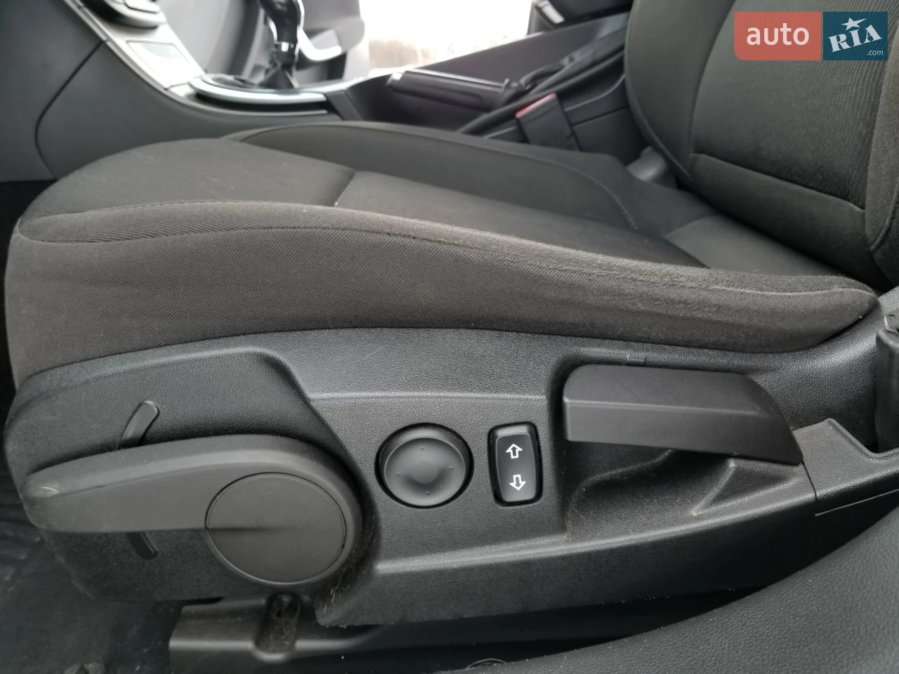 2010 Opel Insignia - мініатюра 12