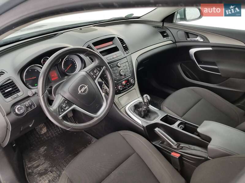 Универсал Opel Insignia 2010 в Калуше