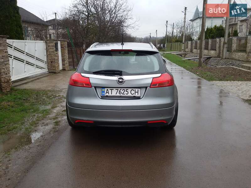 Универсал Opel Insignia 2010 в Калуше