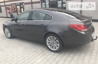 Хетчбек Opel Insignia 2012 в 