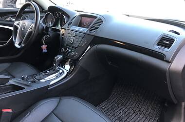 Седан Opel Insignia 2010 в 