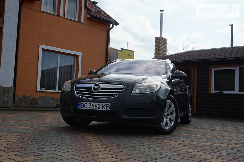 Універсал Opel Insignia 2013 в Самборі