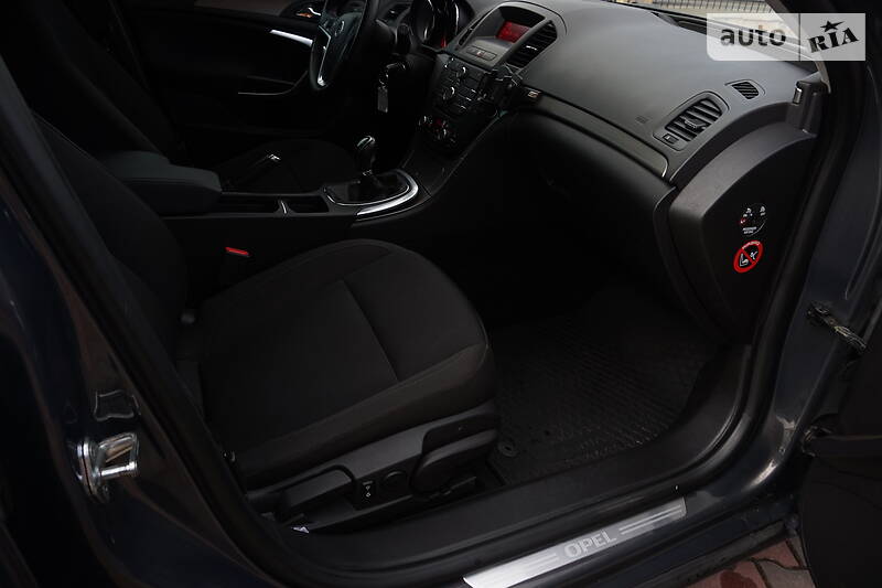 Універсал Opel Insignia 2013 в Самборі