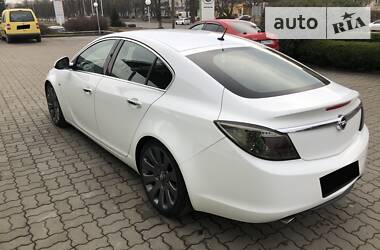 Седан Opel Insignia 2010 в 