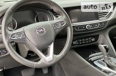 Седан Opel Insignia 2017 в 