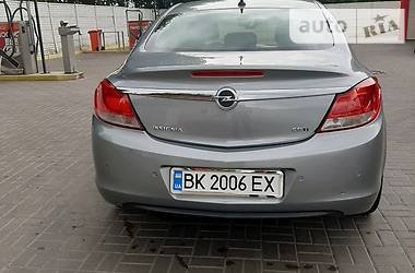 Седан Opel Insignia 2013 в Ровно