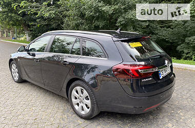 Универсал Opel Insignia 2015 в Черновцах