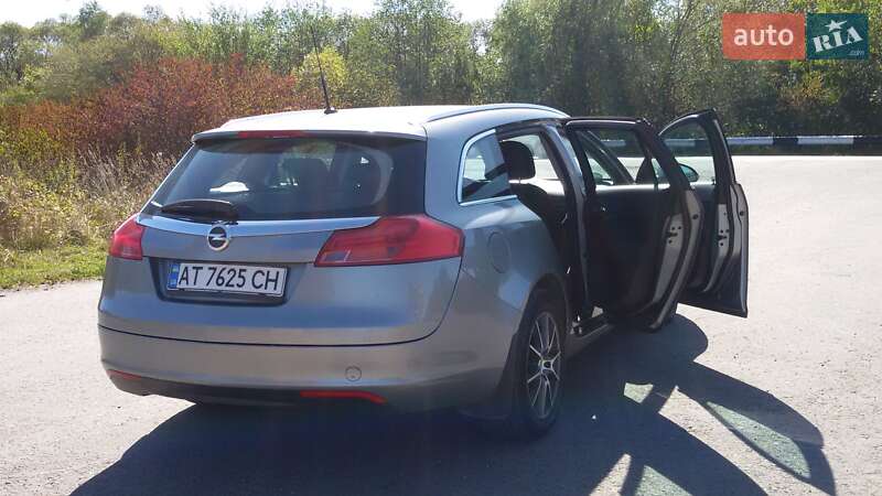 Универсал Opel Insignia 2010 в Калуше