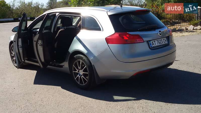 Универсал Opel Insignia 2010 в Калуше