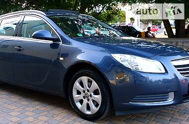 Універсал Opel Insignia 2010 в 