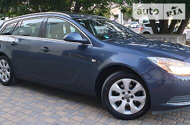 Універсал Opel Insignia 2010 в 