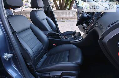 Універсал Opel Insignia 2010 в 
