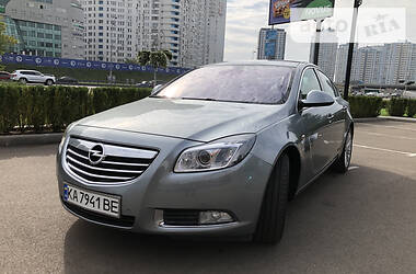 Седан Opel Insignia 2013 в Киеве