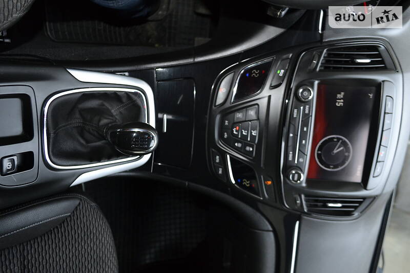 Универсал Opel Insignia 2014 в Сваляве