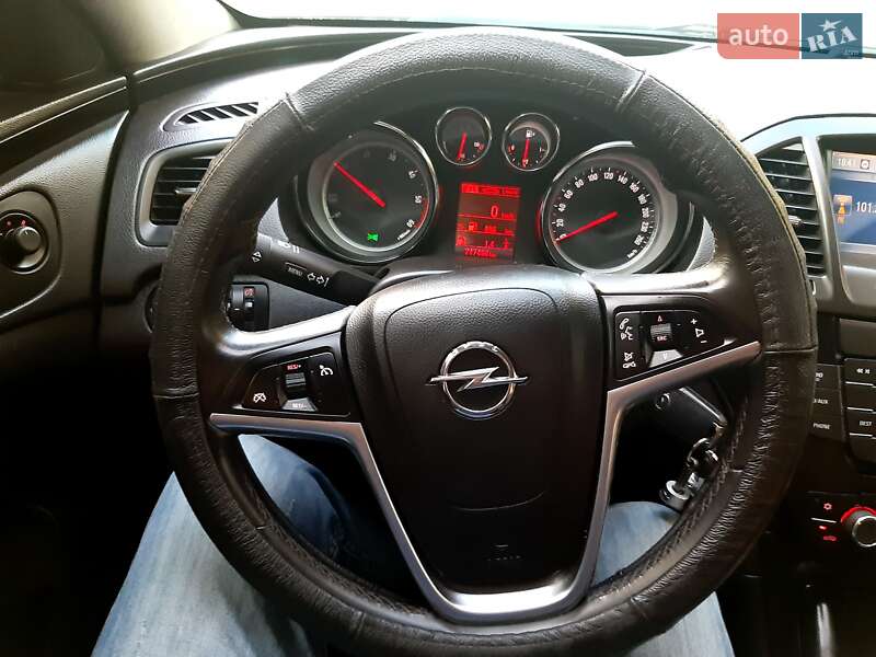 Седан Opel Insignia 2012 в Кам'янці-Бузькій фото 9 Седан Opel Insignia 2012 в Кам'янці-Бузькій