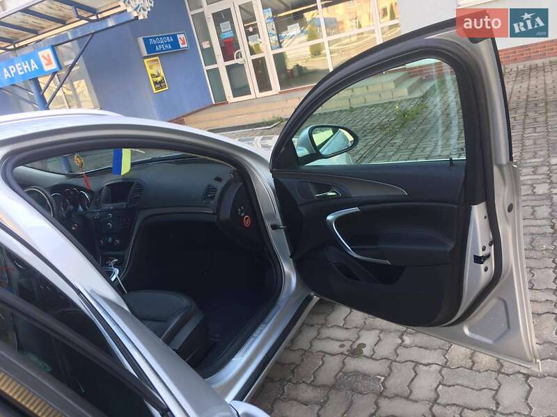 Універсал Opel Insignia 2013 в Івано-Франківську