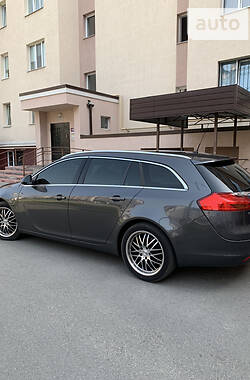 Універсал Opel Insignia 2010 в Києві