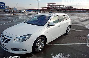 Универсал Opel Insignia 2012 в 