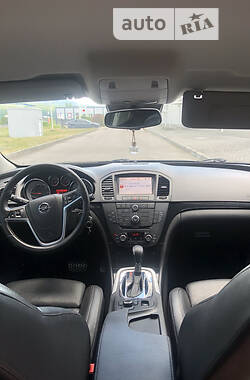 Седан Opel Insignia 2012 в Тячеве