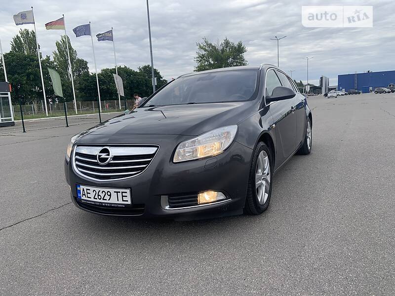 Універсал Opel Insignia 2011 в Дніпрі