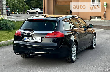 Универсал Opel Insignia 2009 в 