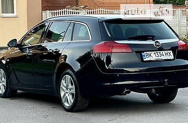 Универсал Opel Insignia 2009 в 
