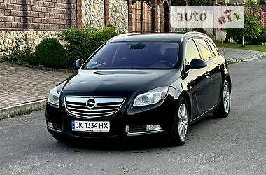 Универсал Opel Insignia 2009 в 