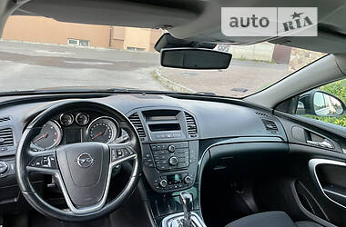 Универсал Opel Insignia 2009 в 